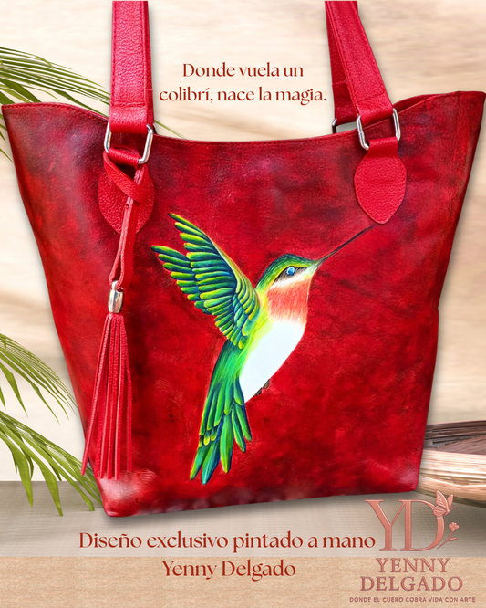 Bolso rojo de cuero pintado a mano con colibrí – Diseño exclusivo Yenny Delgado